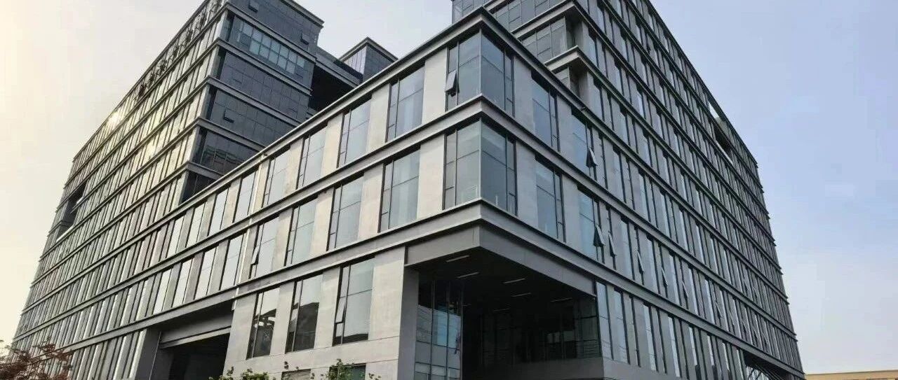 博实股份华东总部金属漆饰面工程案例——高性能饰面砂浆达成大面积金属漆精准施工 工程实景