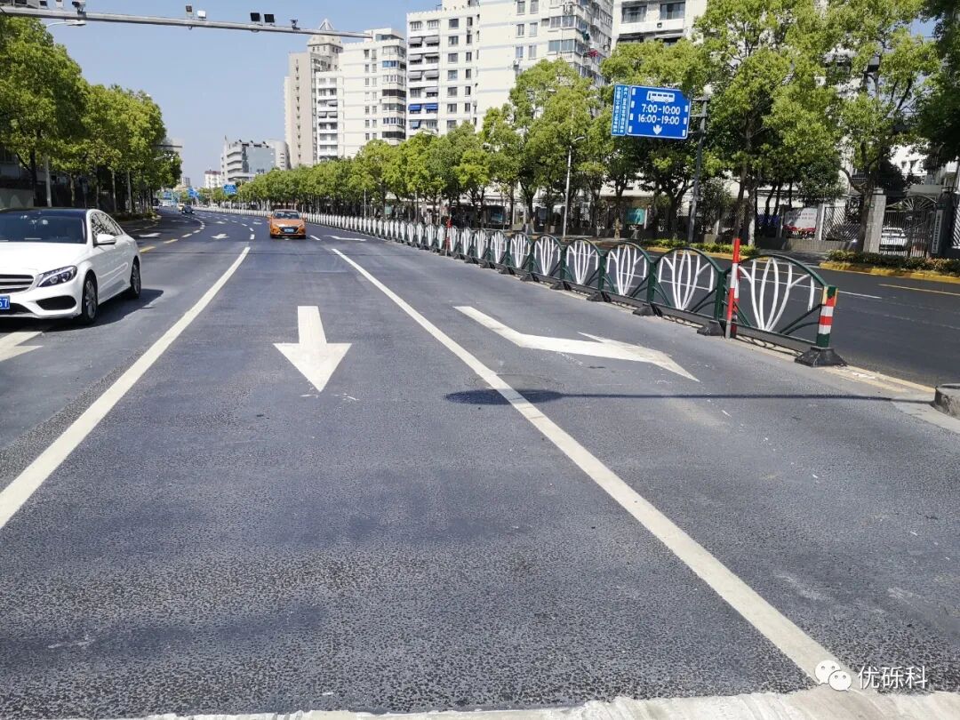 浦东南路十字路口半柔性路面应用 现场图 3